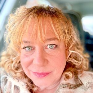 Meet your Posher, Lorie